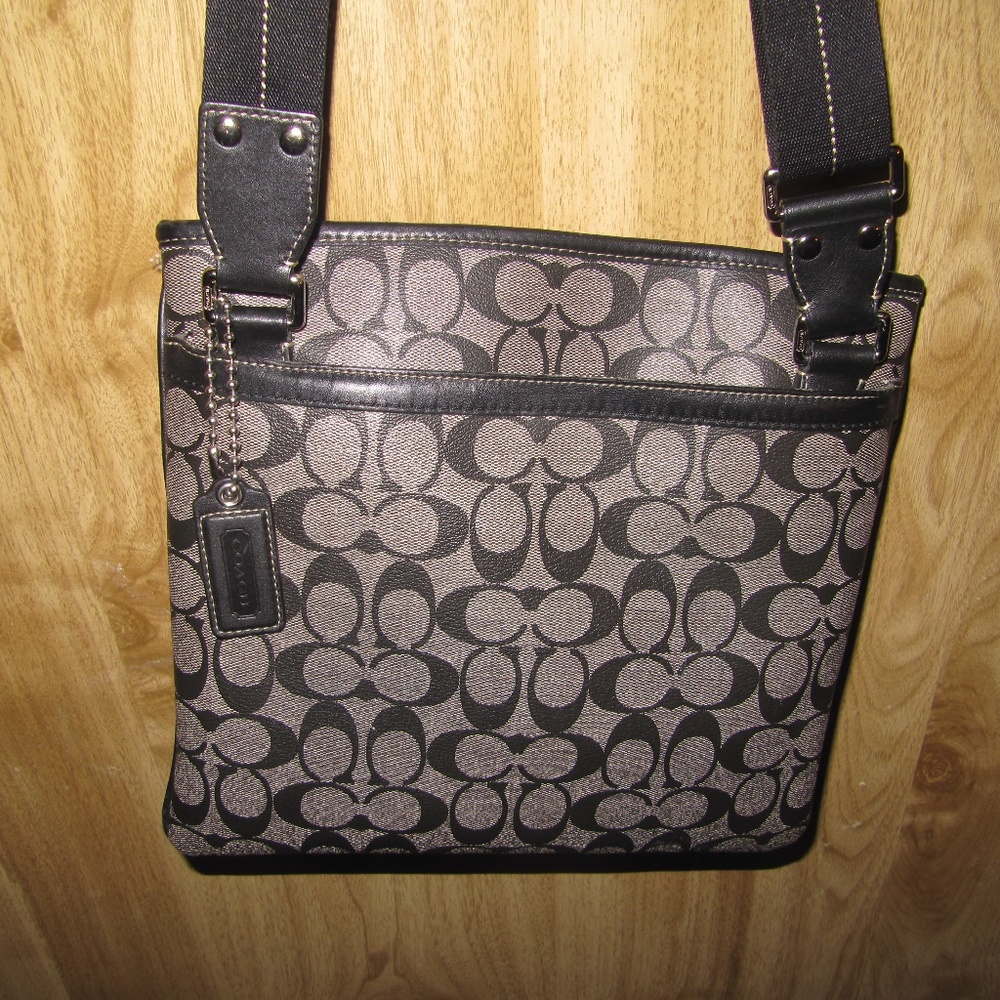 Purse - Picture 5 of 6